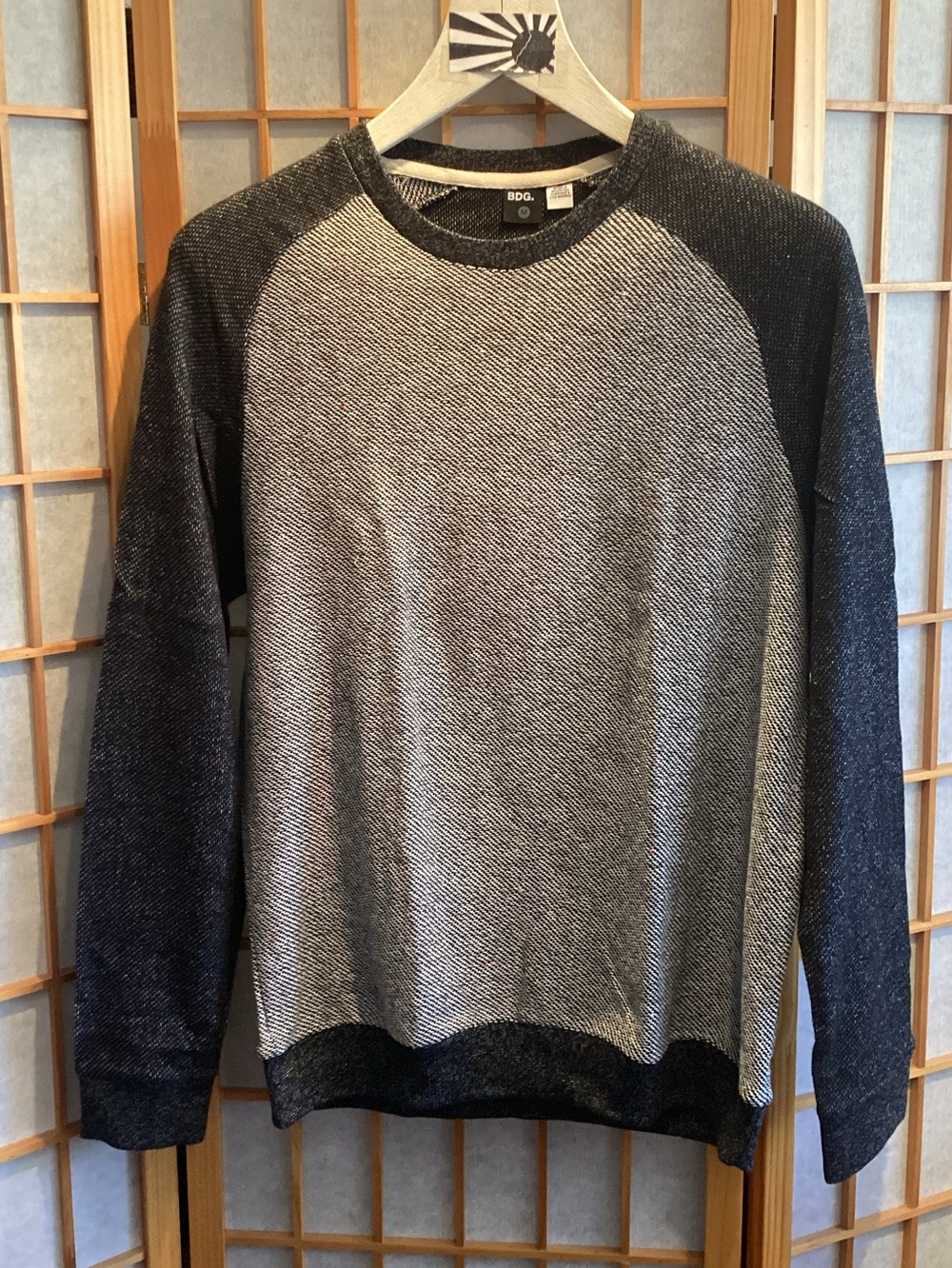 UO BDG Raglan Sleeve Baseball Knit Sweatshirt Black Grey White Men's Size Medium